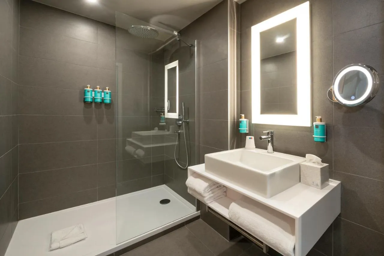 Novotel 20 Belleville Hotel