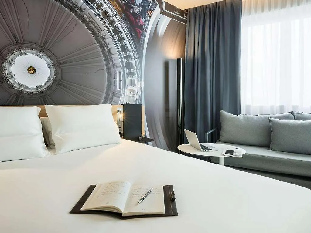 Hotel Novotel 20 Belleville Paris